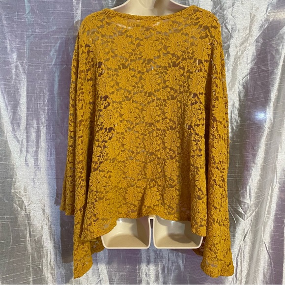 Audrey 3+1 gold floral lace top, unknown size, I suspect SZ M,sleeves are narrow - Picture 2 of 6